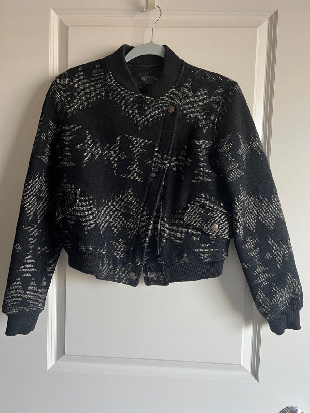Pendleton Black Aztec-Pattern Bomber Jacket women’s size S